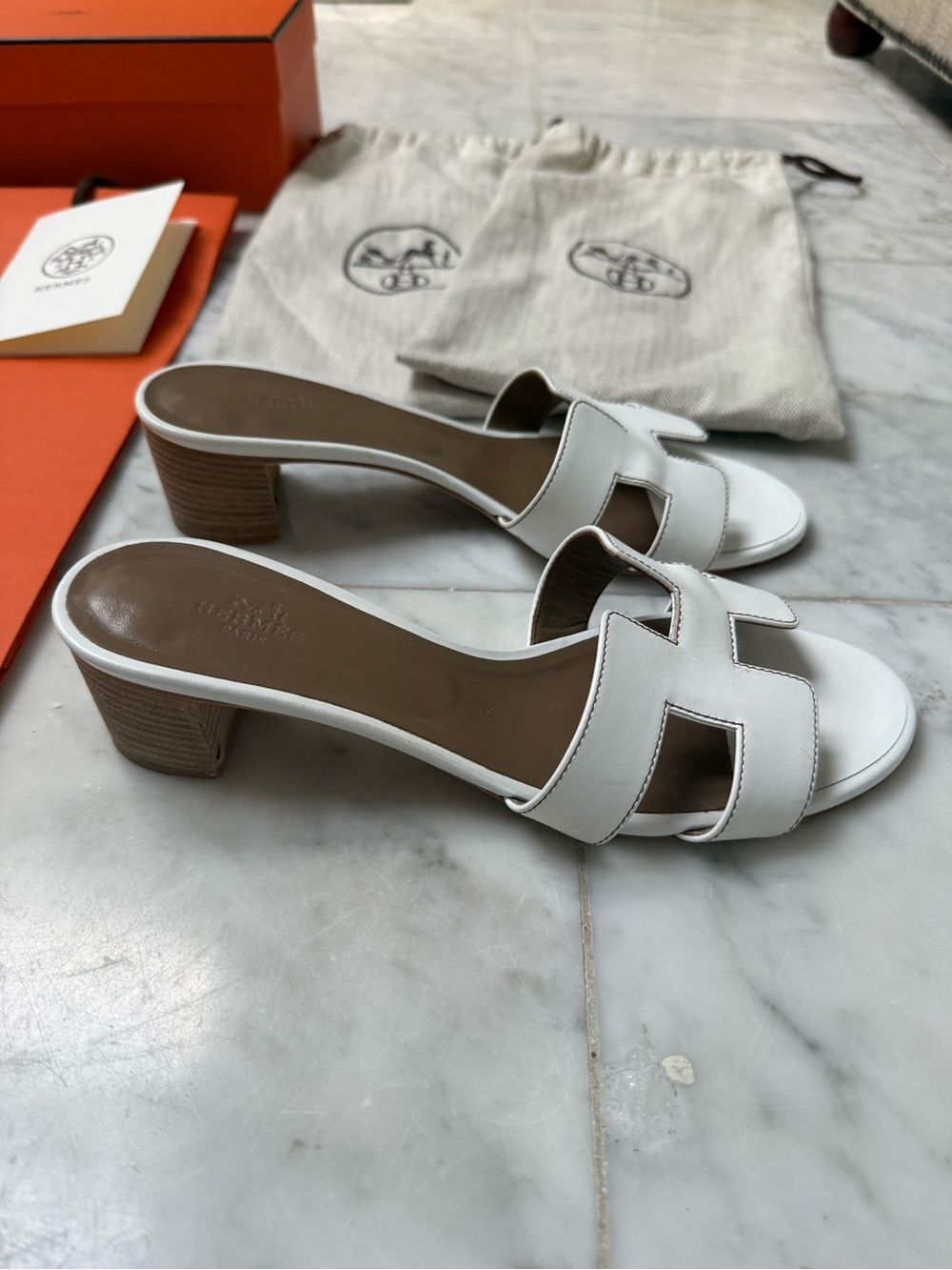 Authentic Hermes Oasis Sandal - Blanc, US 8 / 38.5 - Picture 3 of 7